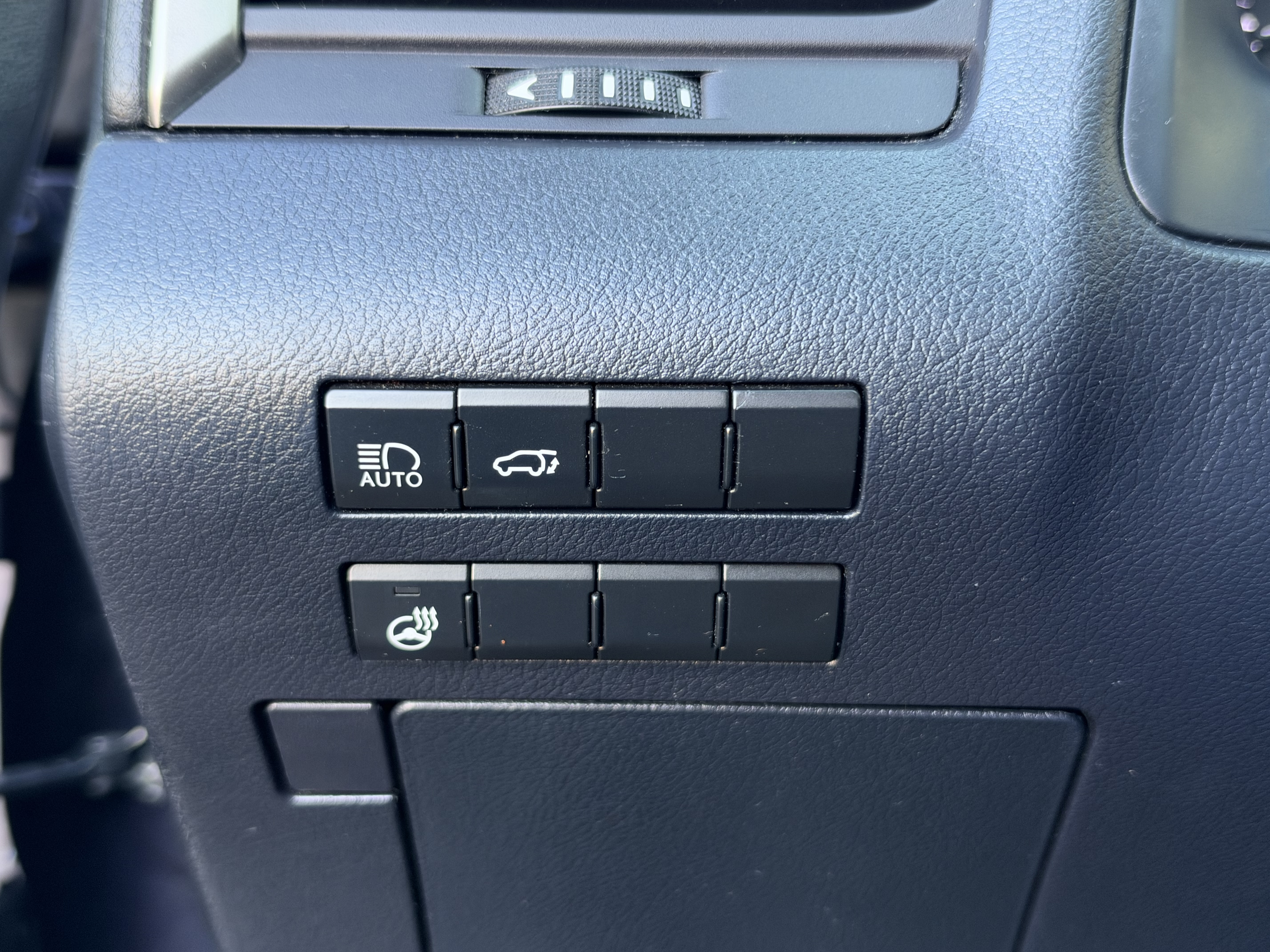 Used 2020 Lexus RX 350L FWD w/ Premium Package image 22
