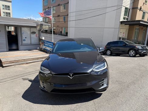 Used 2016 Tesla Model X 90D AWD/4WD image 10