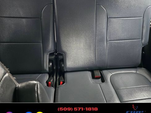 Used 2021 Chevrolet Traverse LT image 21