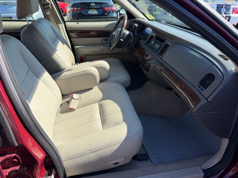 Used 2007 Mercury Grand Marquis LS w/ Premium Package RWD image 15