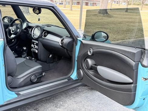 Used 2010 MINI Cooper image 18