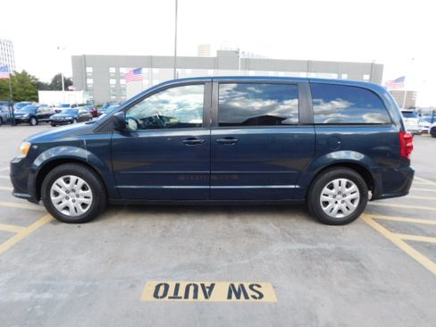 Used 2014 Dodge Grand Caravan SE image 5