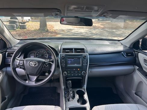 Used 2015 Toyota Camry LE image 16