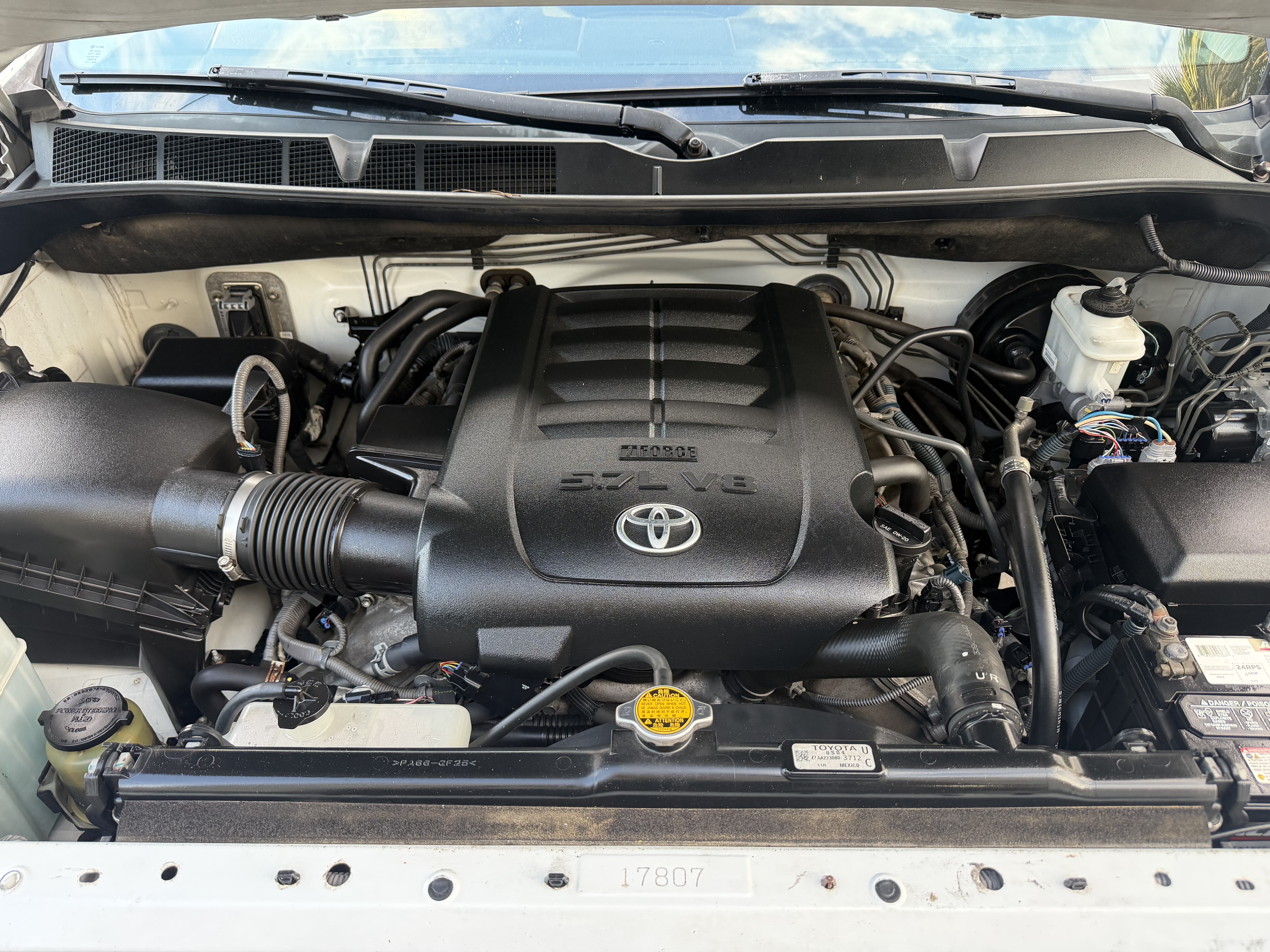 Used 2015 Toyota Tundra 4x4 SR5 w/ TRD Off-Road Pkg image 38