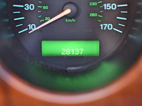 Used 2000 Jaguar XK8 image 25