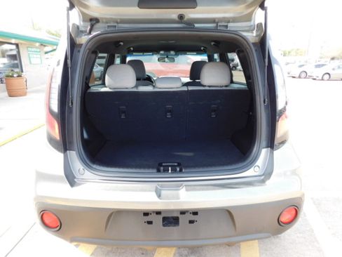 Used 2019 Kia Soul image 6