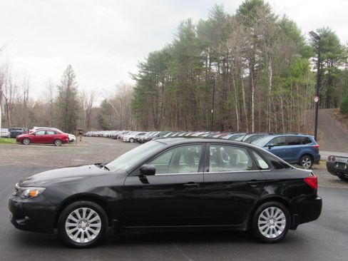 Used 2011 Subaru Impreza 2.5i Premium image 3