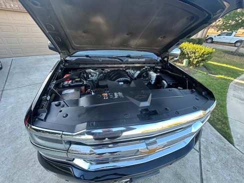 Used 2016 Chevrolet Silverado 1500 High Country image 16