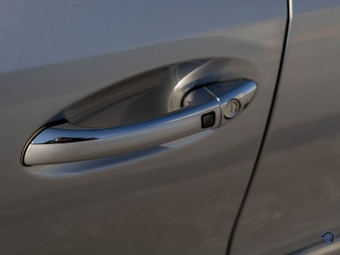 Used 2005 Mercedes-Benz E 55 AMG image 13