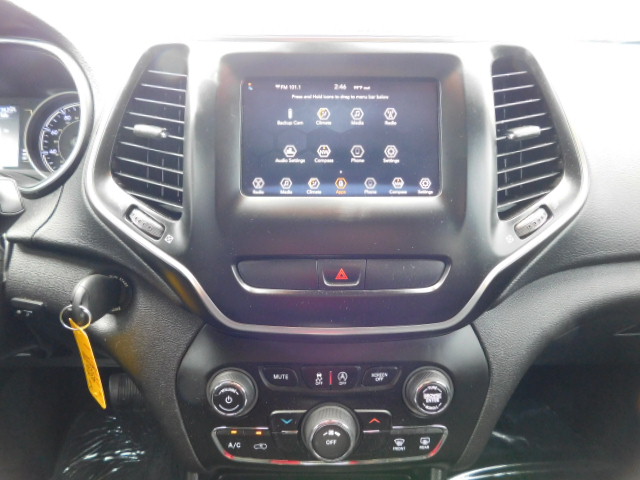 Used 2019 Jeep Cherokee FWD Latitude image 13