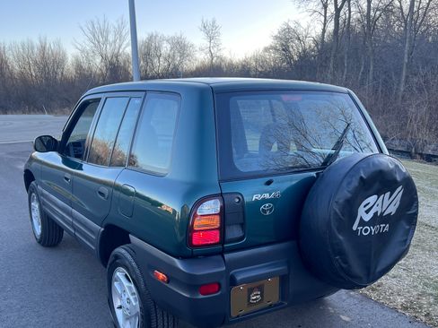 Used 1999 Toyota RAV4 image 17