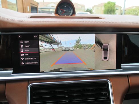 Used 2021 Porsche Panamera Sedan 4D image 5