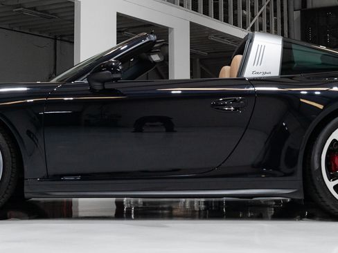 Used 2015 Porsche 911 Targa 4S image 11