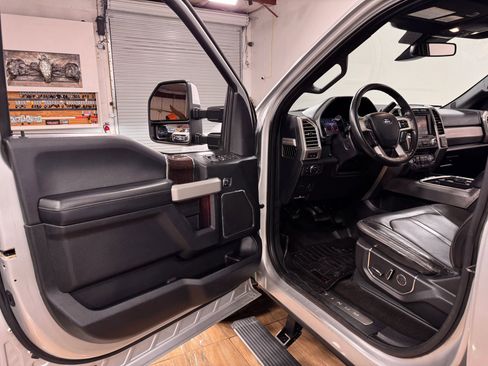 Used 2017 Ford F250 Platinum image 12