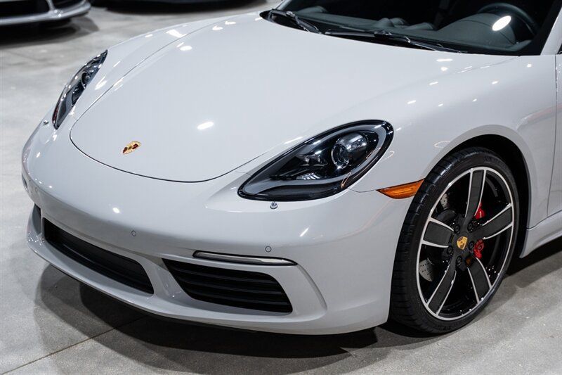 Used 2019 Porsche 718 Cayman S RWD image 11