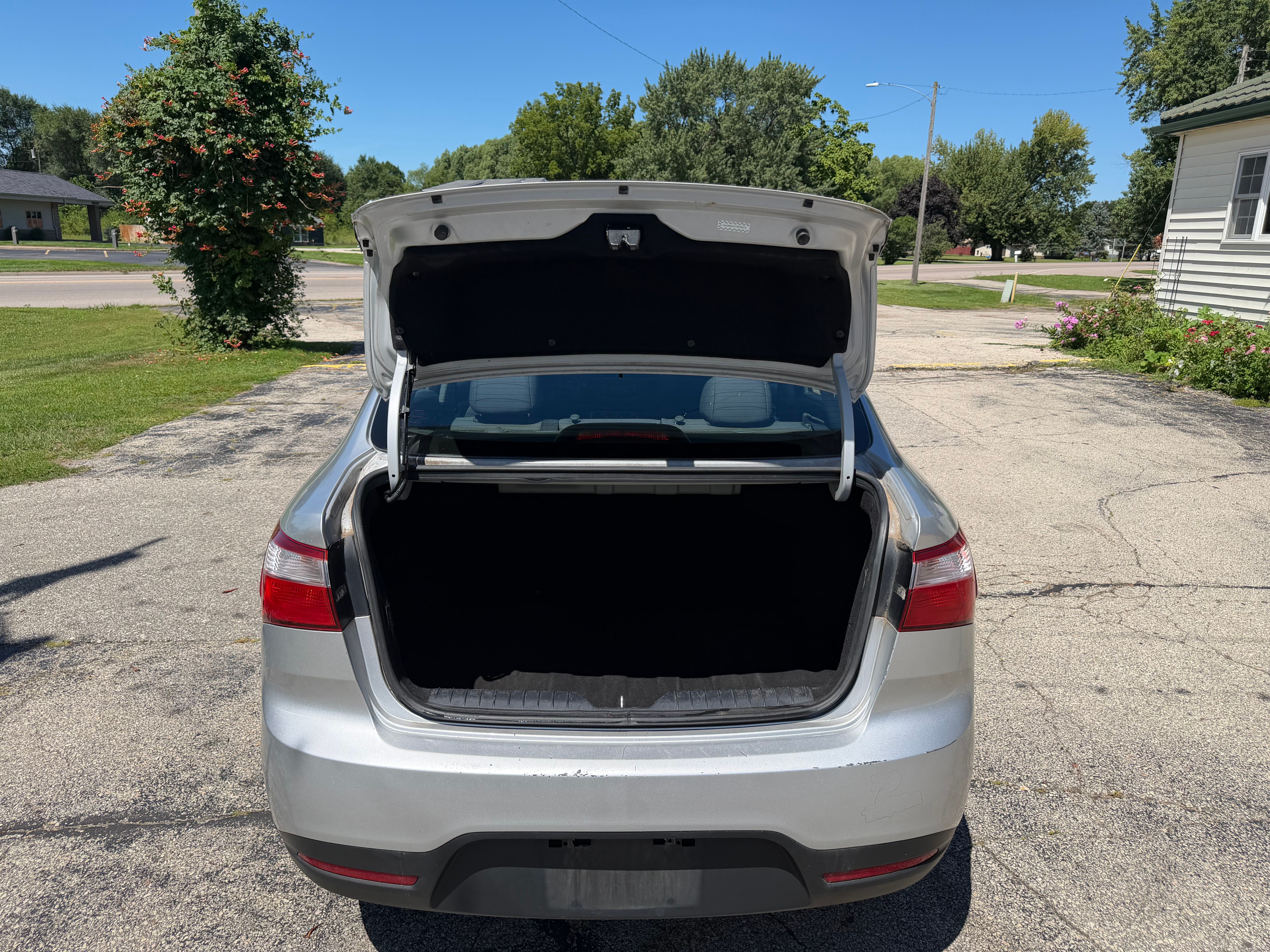 Used 2015 Kia Rio LX Sedan FWD image 4
