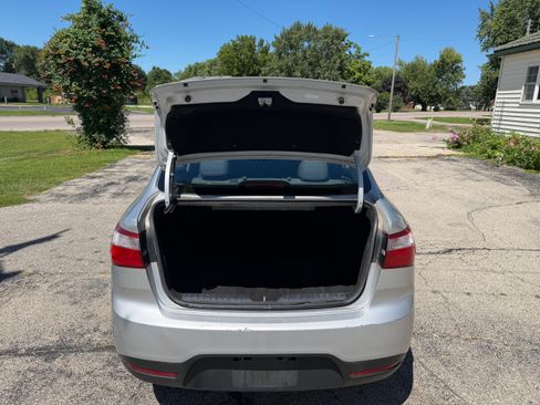 Used 2015 Kia Rio LX Sedan FWD image 4