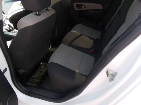 Used 2014 Chevrolet Cruze LS FWD image 9