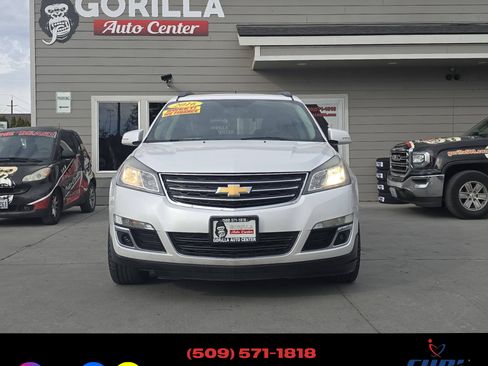 Used 2016 Chevrolet Traverse LT image 2