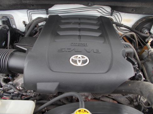 Used 2013 Toyota Tundra 4x4 Double Cab w/ SR5 & TRD image 7