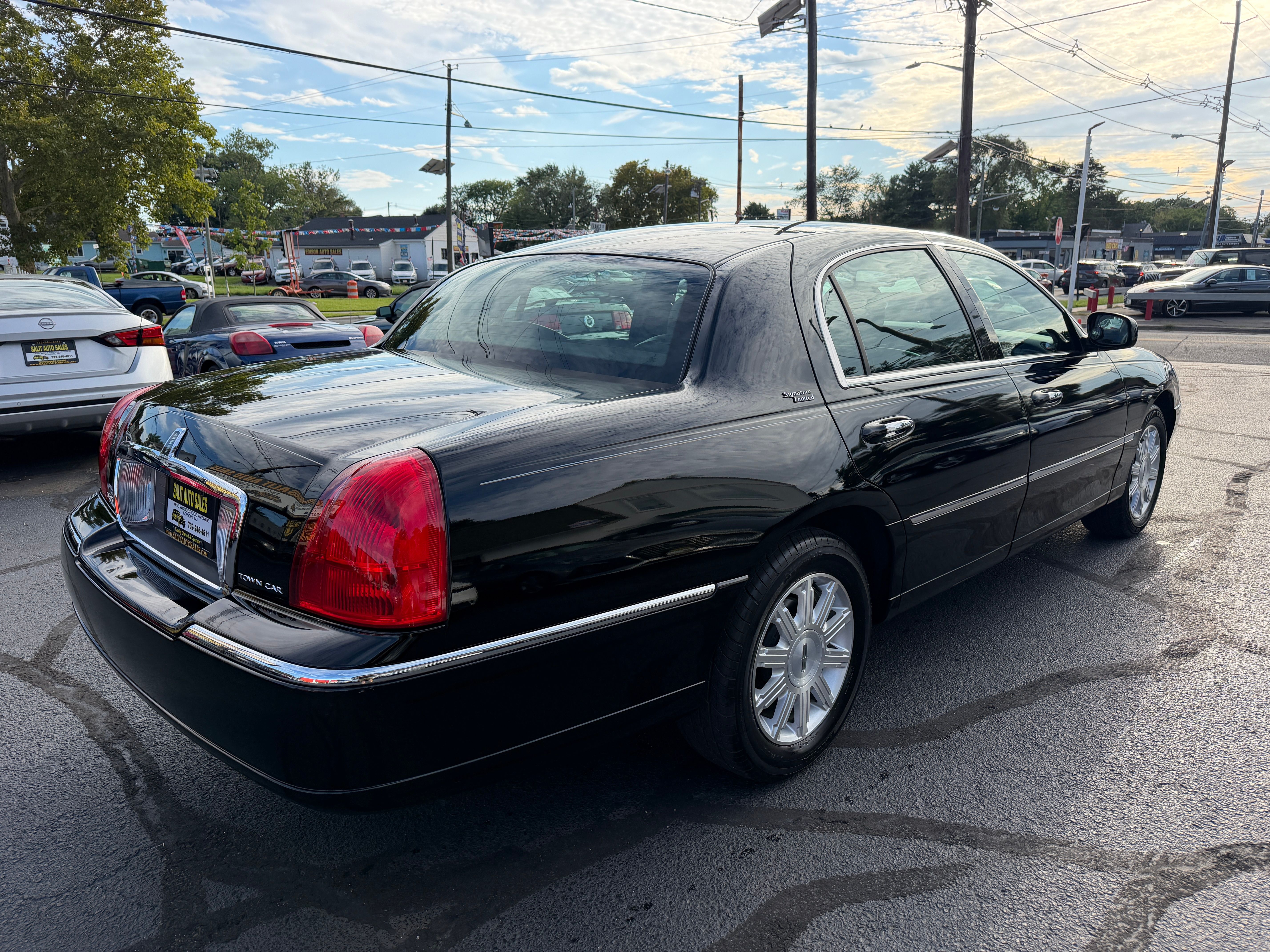 Used 2009 Lincoln Town Car Signature Limited RWD image 38