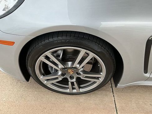 Used 2016 Porsche Panamera 4 Platinum Edition image 9
