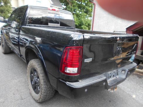 Used 2014 RAM 3500 4x4 Crew Cab Laramie image 4