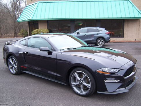 Used 2023 Ford Mustang GT Premium image 2