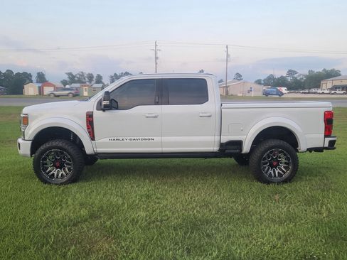 Used 2024 Ford F250 4x4 Crew Cab Super Duty image 6