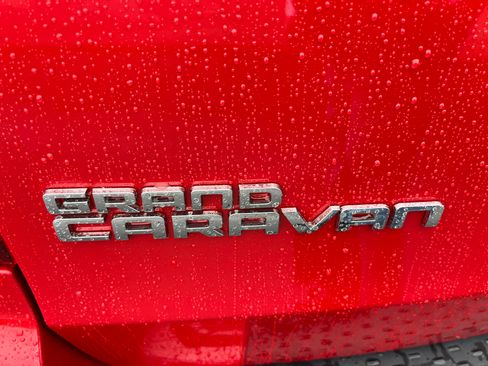 Used 2015 Dodge Grand Caravan SE image 17