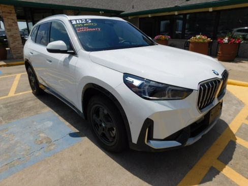 Used 2025 BMW X1 xDrive28i image 2