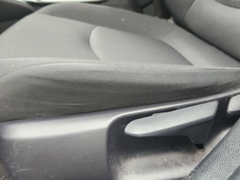 Used 2022 Toyota Corolla LE image 10