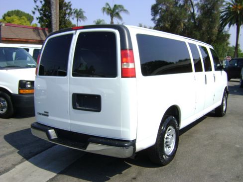 Used 2011 Chevrolet Express 3500 LT image 6