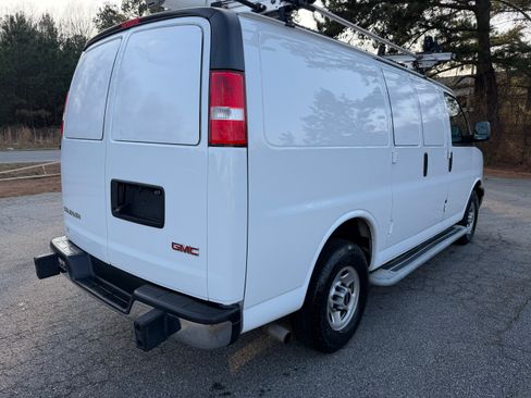 Used 2022 GMC Savana 2500 image 5