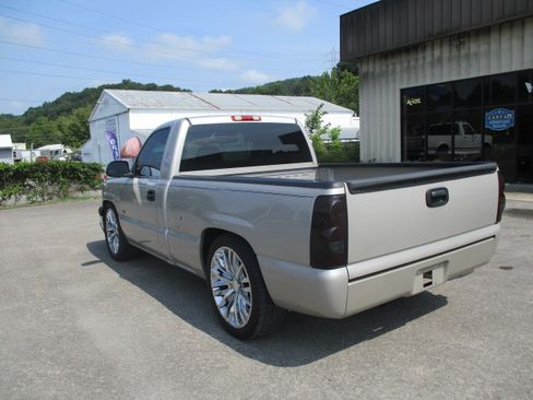 Used 2005 Chevrolet Silverado 1500 2WD Regular Cab image 8