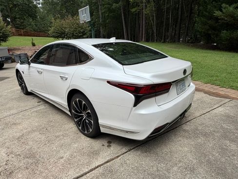 Used 2023 Lexus LS 500h AWD w/ Luxury Package image 7
