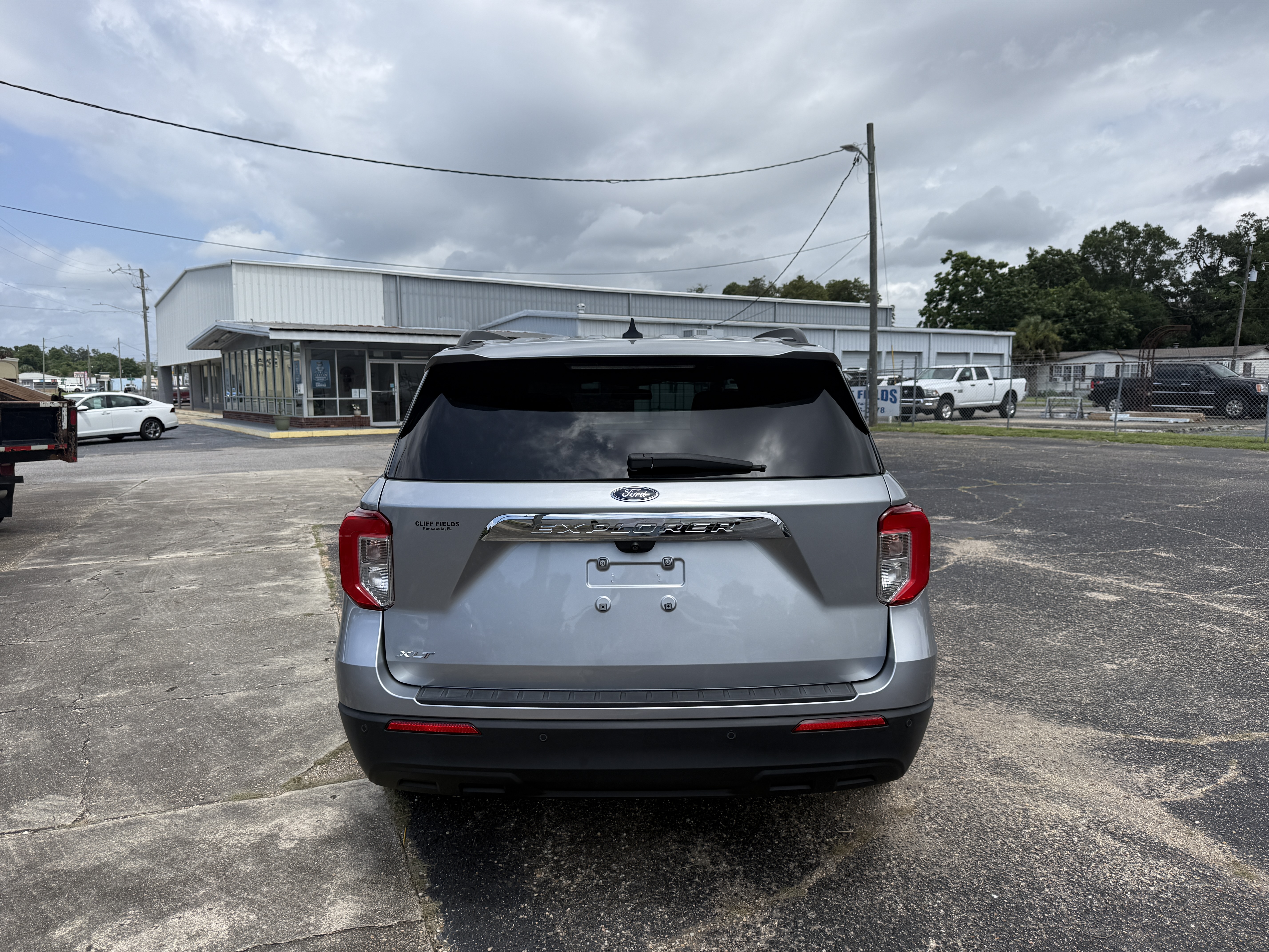 Used 2022 Ford Explorer 2WD XLT image 3