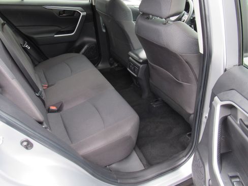 Used 2023 Toyota RAV4 LE image 18