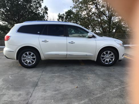 Used 2013 Buick Enclave Premium image 3