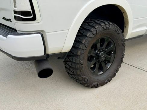 Used 2022 RAM 2500 4x4 Mega Cab Laramie image 10