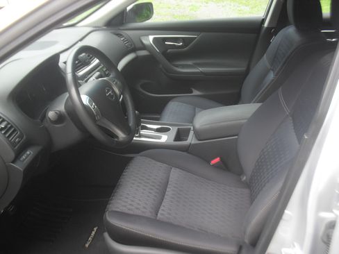 Used 2017 Nissan Altima 2.5 SV Sedan FWD image 7