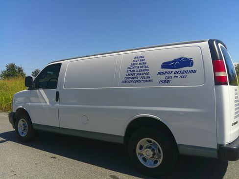 Used 2018 Chevrolet Express 2500 LS image 14