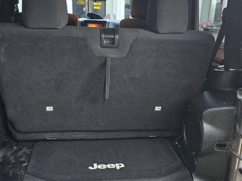 Used 2012 Jeep Wrangler Rubicon image 19