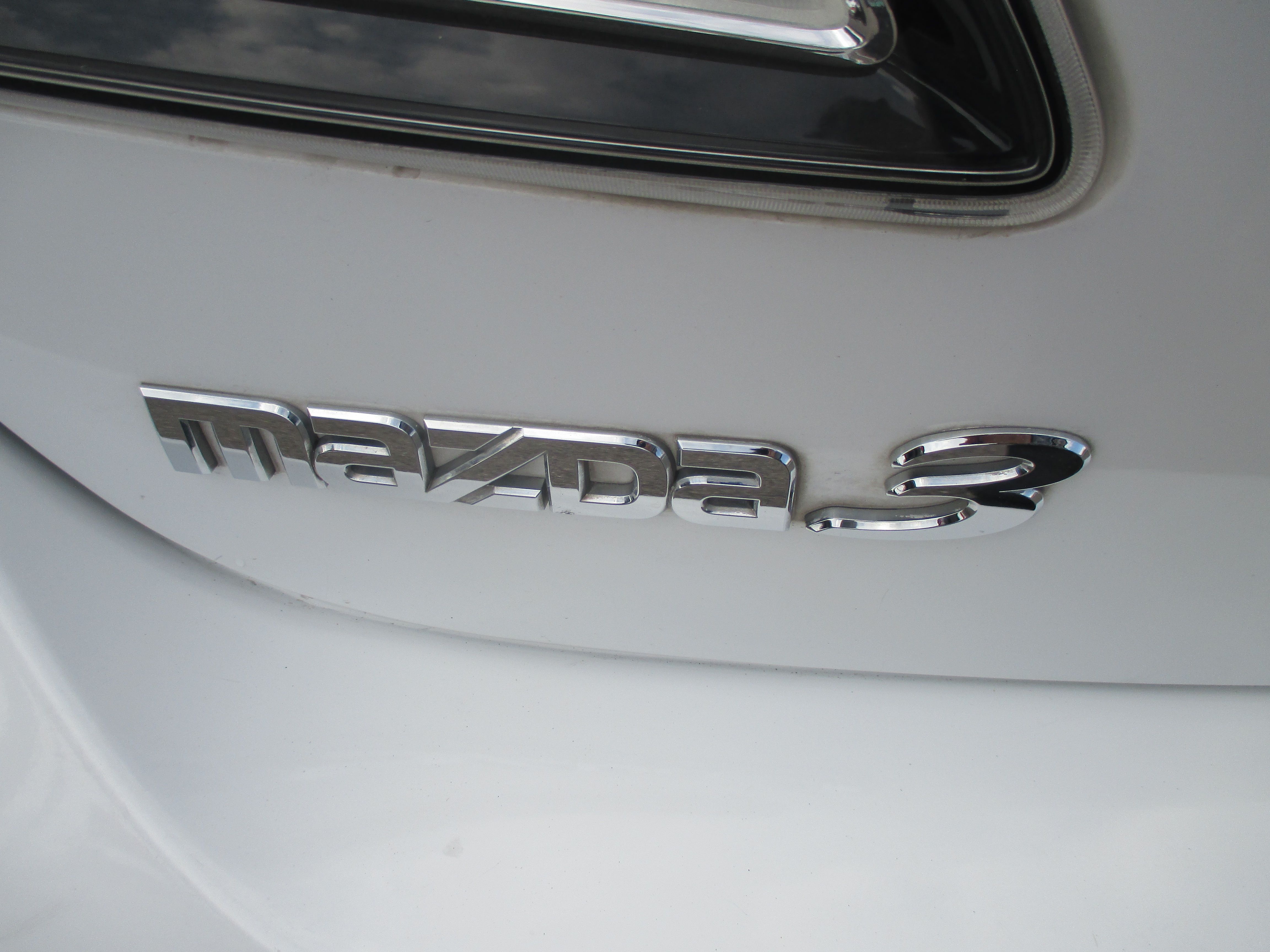 Used 2010 MAZDA MAZDA3 s Hatchback FWD image 9