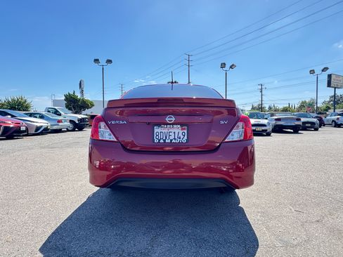 Used 2018 Nissan Versa SV FWD image 6