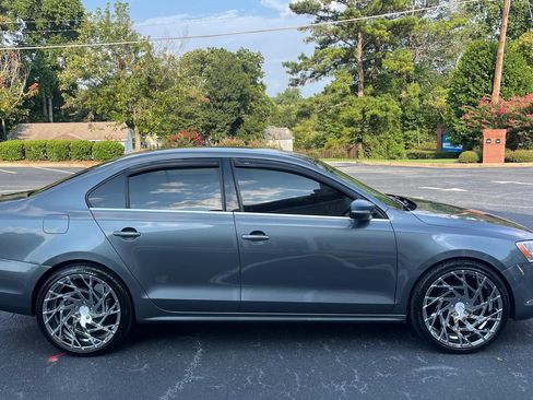 Used 2013 Volkswagen Jetta SE Sedan FWD image 4