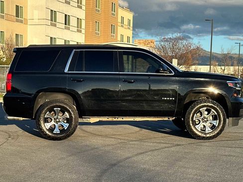 Used 2019 Chevrolet Tahoe LS image 3