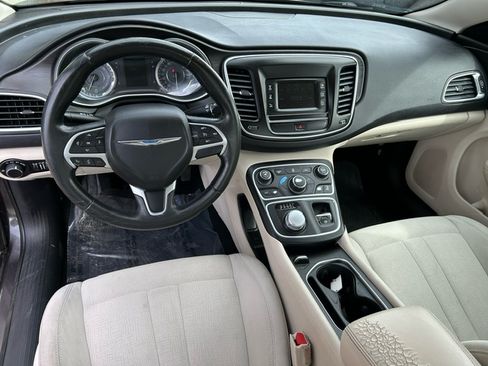 Used 2015 Chrysler 200 Limited image 10