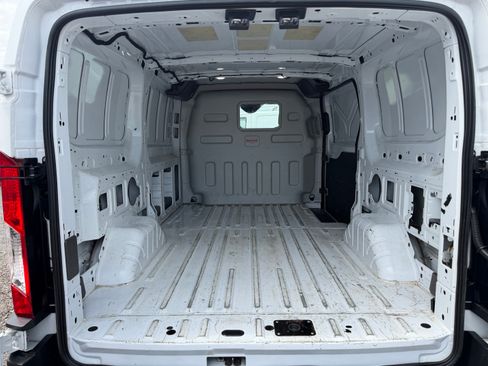 Used 2022 Ford Transit 250 Low Roof AWD image 7
