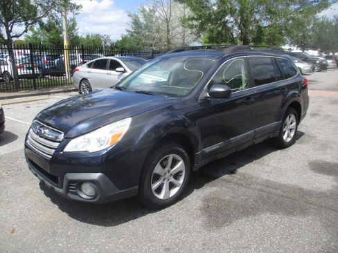 Used 2013 Subaru Outback 2.5i Premium image 2